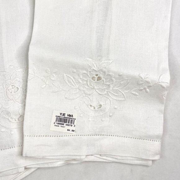 3 New White Eyelet Floral Guest Towels/Napkins - Picture 2 of 3